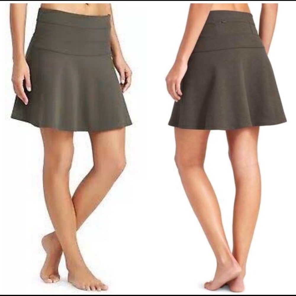 *️⃣ Athleta Ponte Twill A-line Skirt